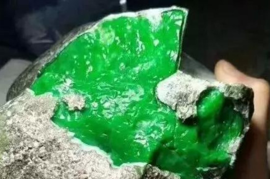 什么是翡翠原石-第3张-翡翠-玉仓库