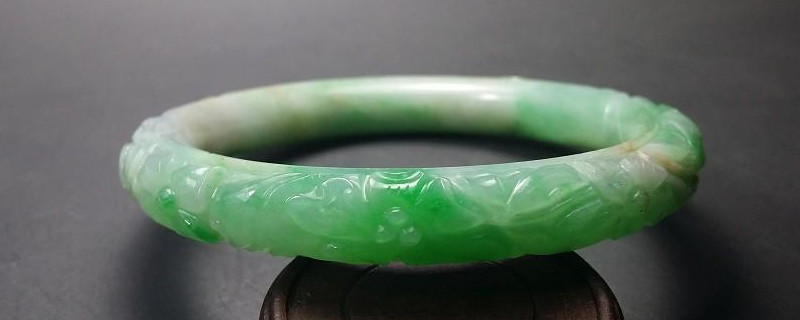 翡翠手镯与金丝玉手镯的区别