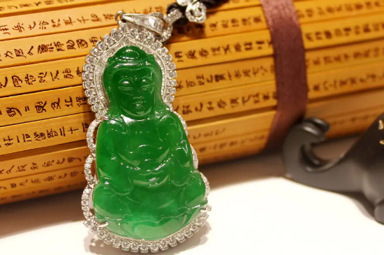 翡翠的绿色有哪几种绿-第2张-翡翠-玉仓库