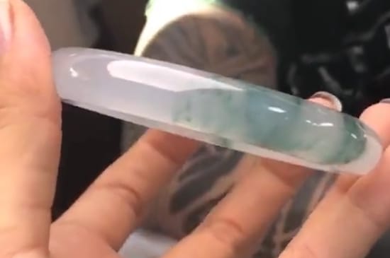 如何鉴别酸洗过的翡翠-第2张-翡翠-玉仓库