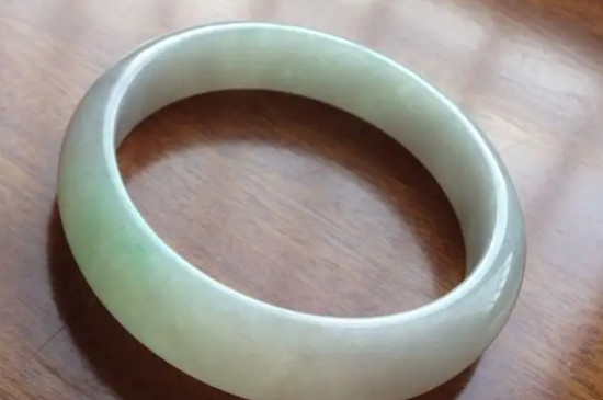 翡翠有棉絮好还是没有棉絮好-第4张-翡翠-玉仓库