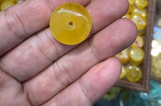 鸡油黄蜜蜡功效与作用-第2张-蜜蜡-玉仓库
