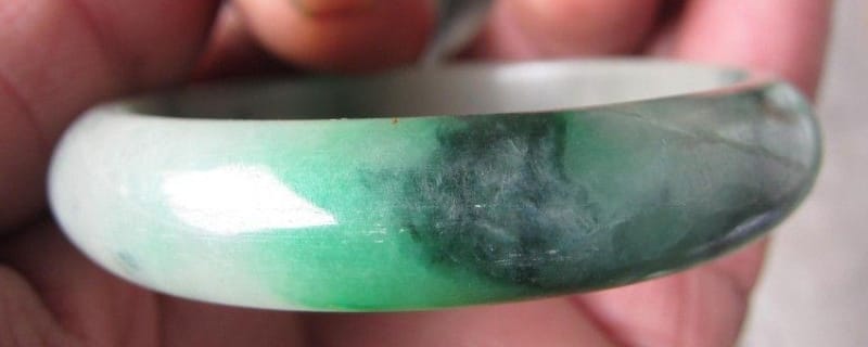 翡翠手镯注色鉴别方法