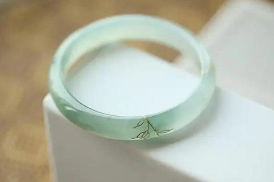 为什么玉镯越戴越粗糙-第2张-翡翠-玉仓库