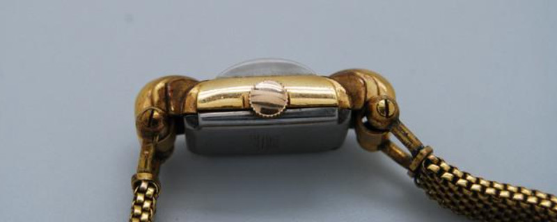 au585是什么金掉色吗