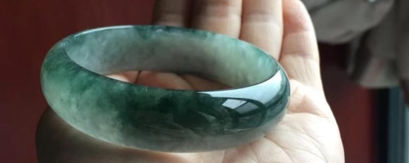 假翡翠可以划玻璃么