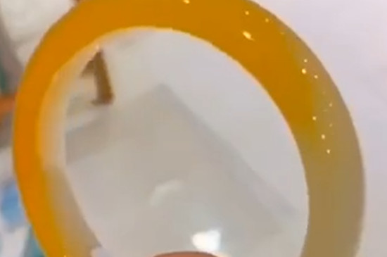 翡翠镯子有裂纹正常吗-第3张-翡翠-玉仓库