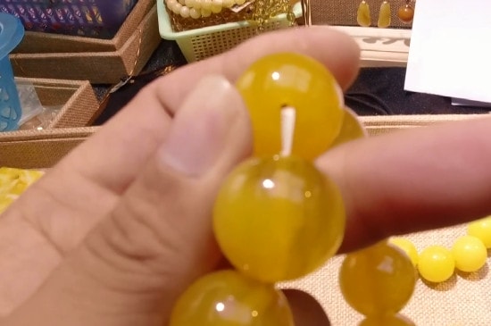 真假蜜蜡的鉴别方法-第3张-蜜蜡-玉仓库