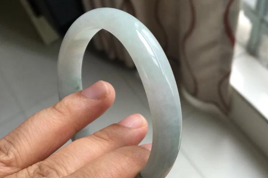 翡翠镯子容易有划痕吗-第3张-翡翠-玉仓库