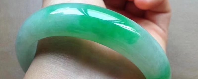 翡翠与玻璃成分区别