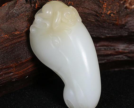 和田玉山料有羊脂白玉吗_什么档次