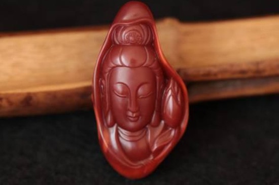 玛瑙为何要戴在右手-第3张-其他玛瑙-玉仓库