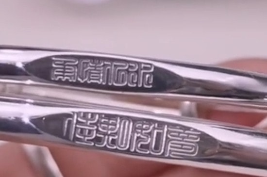 镯子变黑是怎么回事-第3张-珠宝石-玉仓库