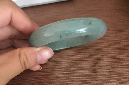 岫玉手镯怎么养才会越来越透-第2张-岫岩玉-玉仓库