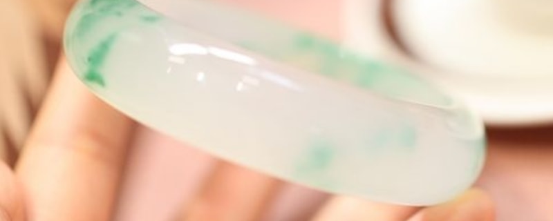 石英质玉手镯是什么材质