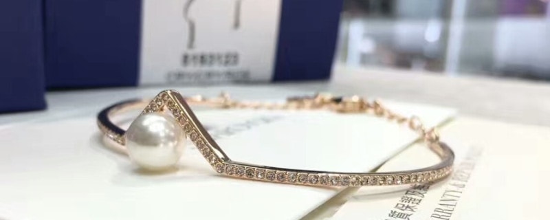 施华洛世奇项链是银的吗
