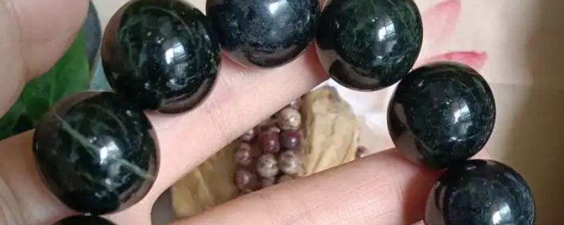 药王石哪种颜色好