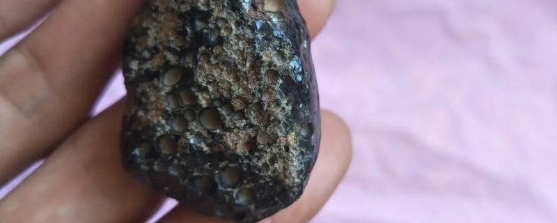 玻璃陨石自己如何鉴定