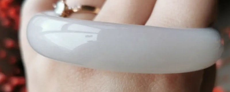 佘太翠佩戴禁忌
