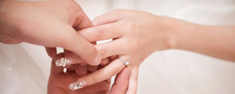 女生戒指戴左手什么意思