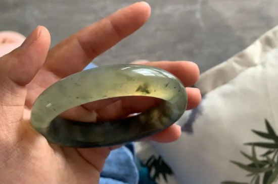岫玉手镯哪种颜色值钱-第5张-岫岩玉-玉仓库