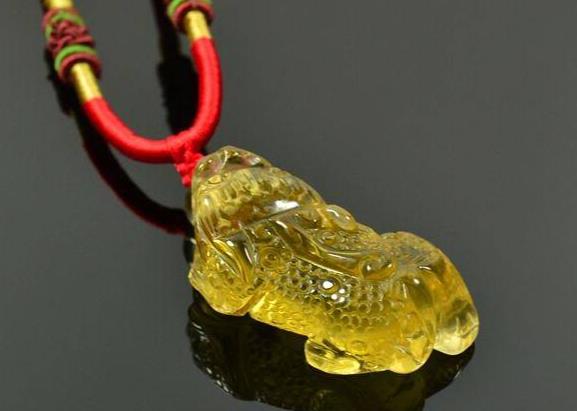 黄水晶貔貅的功效与作用_招财吗