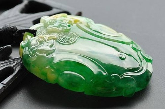 钠长石玉和翡翠的区别-第2张-水沫玉-玉仓库
