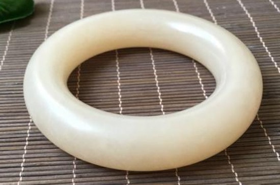 木镯子和玉镯子可以一起戴吗-第2张-玉石知识-玉仓库