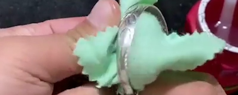 银手镯氧化了怎么清洗
