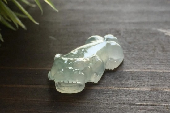 翡翠麒麟吊坠的寓意是什么-第2张-麒麟-玉仓库