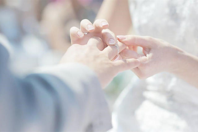 求婚戒指和婚礼时的戒指是同一个吗-第2张-珠宝石-玉仓库