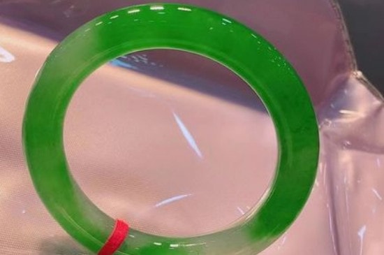 绿色手镯的玉有几种绿-第2张-玉石知识-玉仓库
