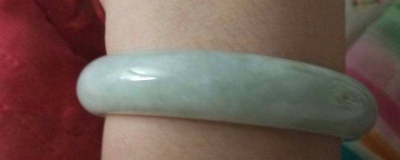 为什么新买的玉用热水泡