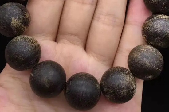 佩戴沉香对身体有什么好处-第3张-沉香-玉仓库