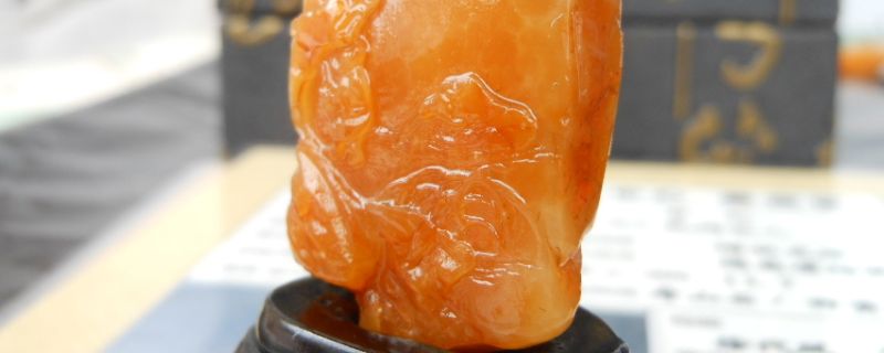 田黄石用手电筒鉴别-第1张-珠宝石-玉仓库