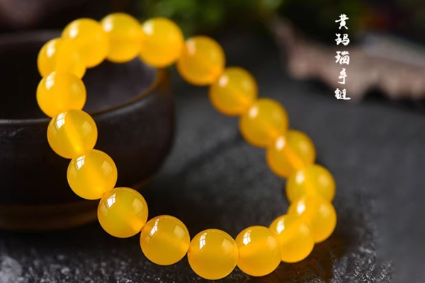 黄玉髓手串的功效与作用，黄玉髓手镯的功效与作用