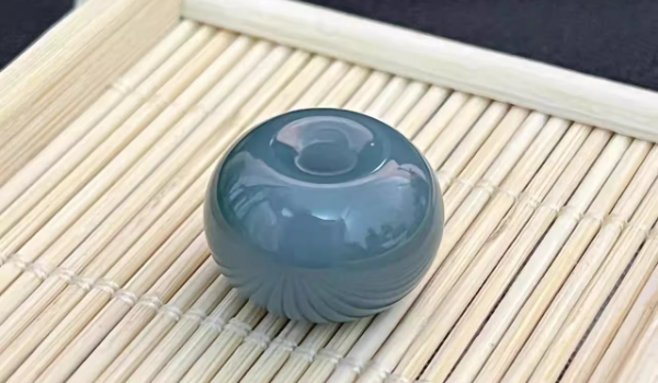 什么是蓝水翡翠？