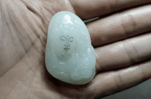 半圆玉石观音怎么雕刻（雕刻过程之挂件小观音）