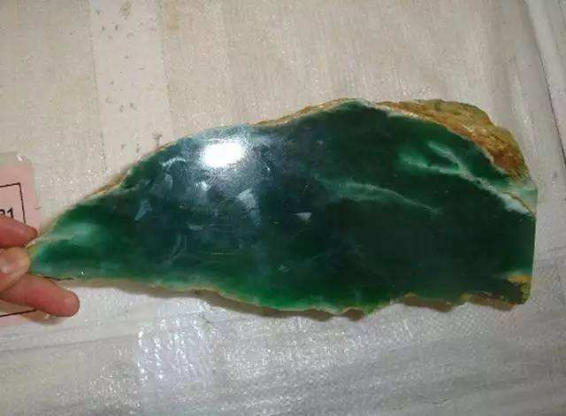 老坑翡翠跟新坑翡翠的质量有什么区别？老坑翡翠为什么更受欢迎？-第3张-翡翠-玉仓库