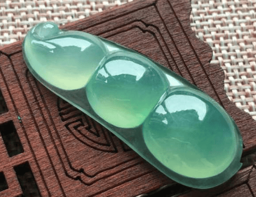 翡翠可不可以泡水？翡翠泡水都有什么好处？-第2张-翡翠-玉仓库