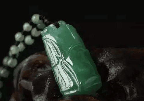 油青翡翠是什么？油青翡翠都有哪些特点？-第2张-翡翠-玉仓库