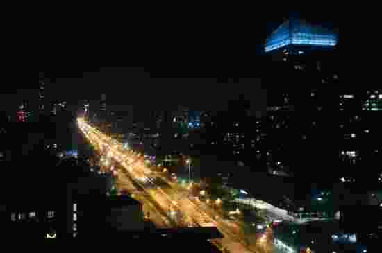 夜晚走路看见面前有蓝光-第2张-民俗文化-玉仓库