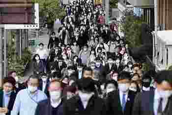 女人手掌宽大手指粗代表什么_手大的女人命运